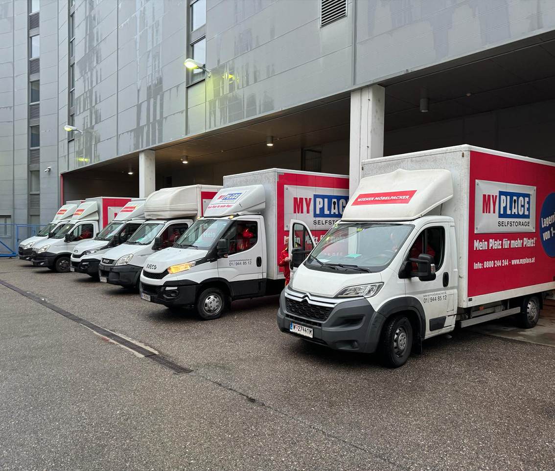 Eine Flotte von über 20 modernen Umzugs-LKWs